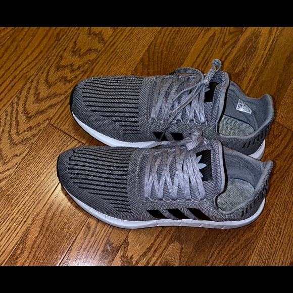 Adidas sneakers - Picture 2 of 3